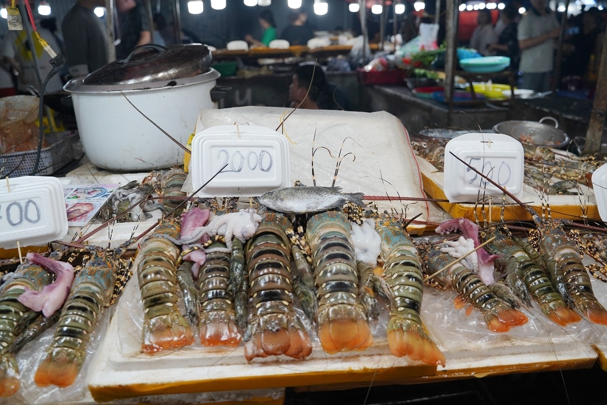 【越南峴港夜市推薦】成立於2018年 峴港海鮮大排檔美食小吃集散地 在地特色文創伴手禮 山茶夜市