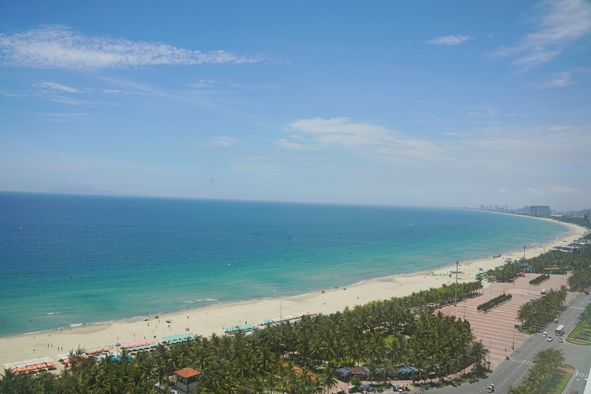 【Radisson Hotel Danang】越南峴港海景飯店推薦峴港麗筠酒店 美溪沙灘第一排 超豐富早餐自助吧/高空無邊際泳池