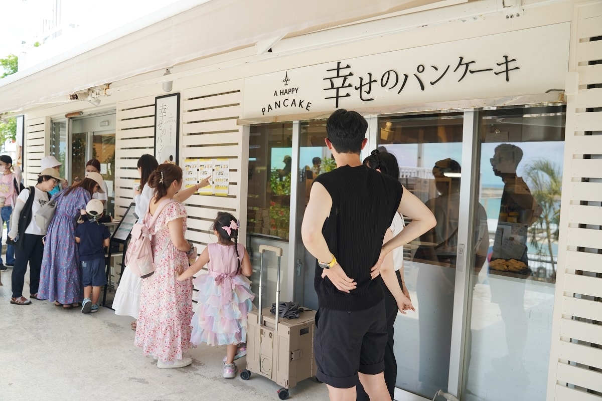 【瀨長島美食推薦】日本超人氣日式厚鬆餅連鎖店 北海道牛乳美味舒芙蕾 幸福鬆餅沖繩瀨長島店