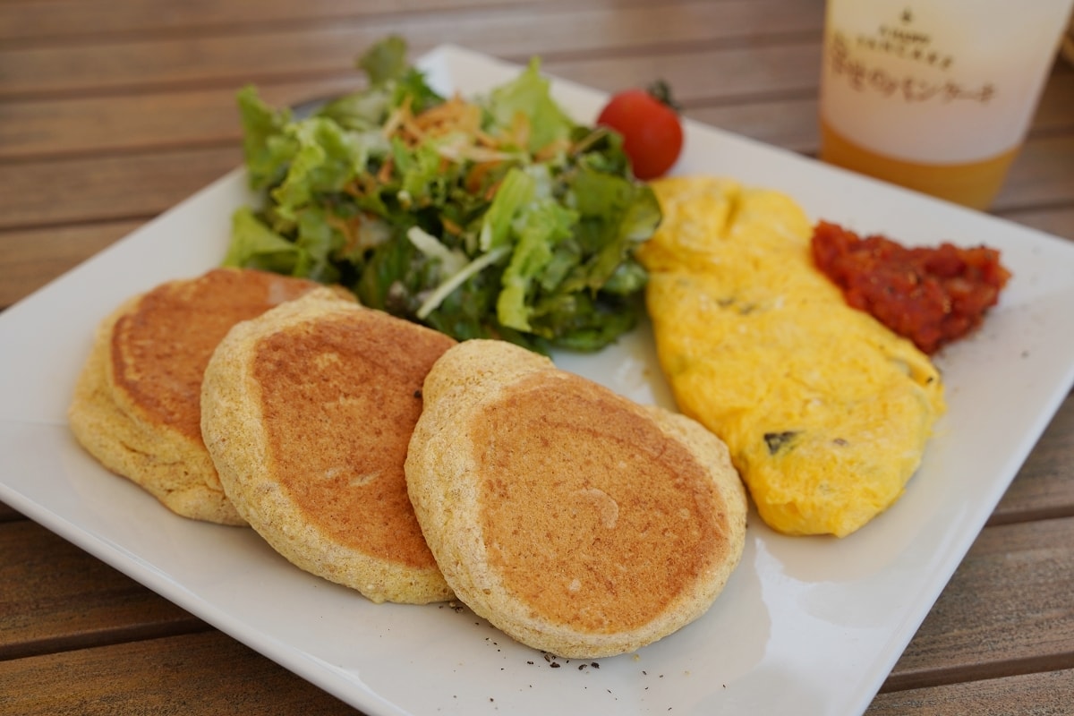 【瀨長島美食推薦】日本超人氣日式厚鬆餅連鎖店 北海道牛乳美味舒芙蕾 幸福鬆餅沖繩瀨長島店