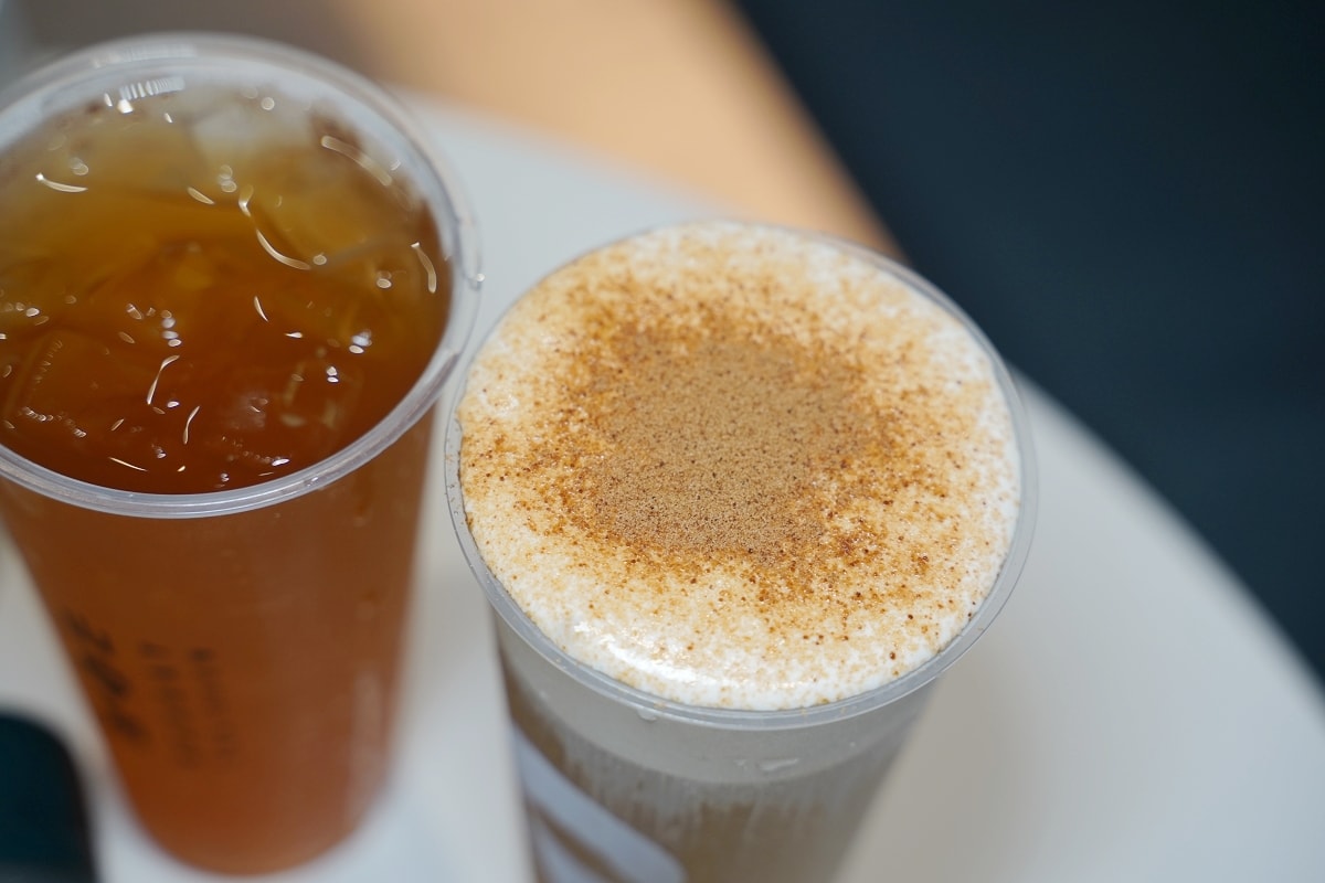 【內湖手搖茶飲推薦】源自南投名間百年茶行 現點現磨現萃好茶 山焙SUNBAY內湖科技店