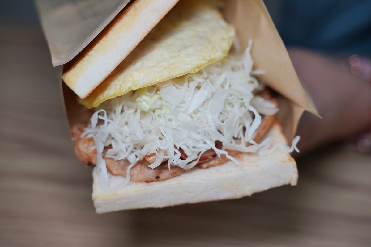 【青埔早午餐推薦】青埔國小對面好吃早午餐 美味必點酥炸魚排奶油吐司 熊好吐司