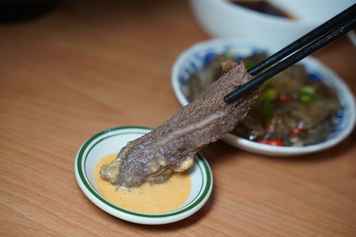 【內壢牛肉麵推薦】一麵兩吃美味度加倍 巨無霸喜牛牛霸王牛肉麵大胃王必訪 清牛堂清燉牛肉麵內壢店