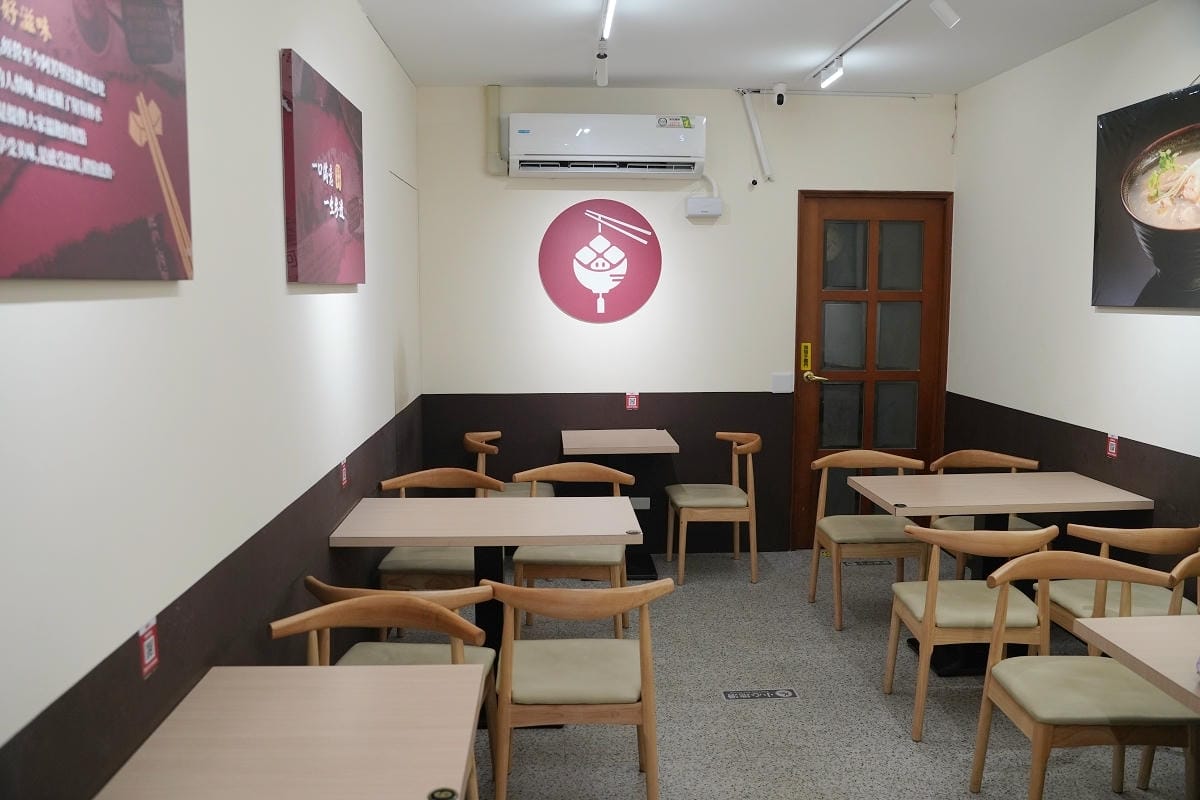 【阿芳魯肉飯內壢店】內壢滷肉飯推薦 創立於1998年 美味必點方塊魯肉飯/炸肉飯/阿芳肉羹 - 第3張圖 【阿芳魯肉飯內壢店】內壢滷肉飯推薦 創立於1998年 美味必點方塊魯肉飯/炸肉飯/阿芳肉羹