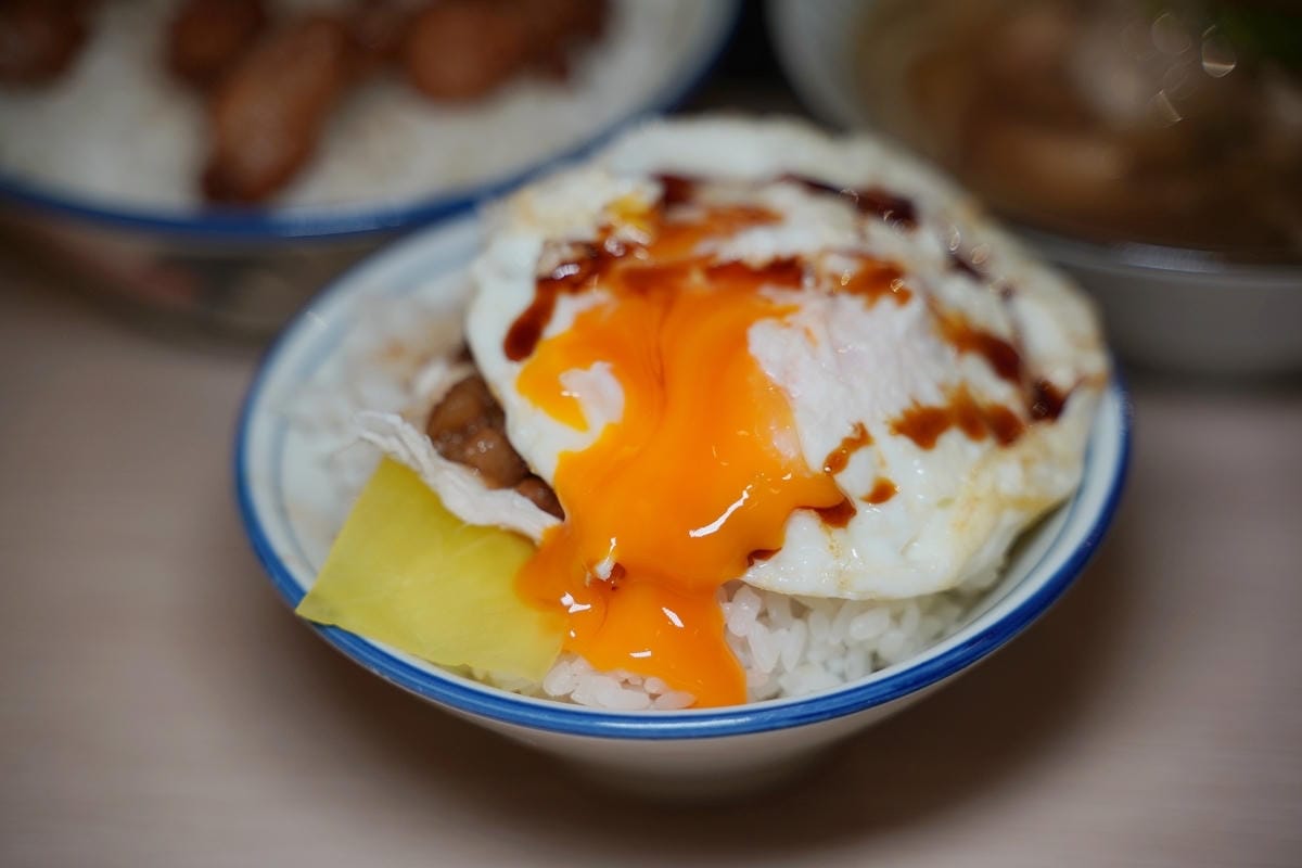 【阿芳魯肉飯內壢店】內壢滷肉飯推薦 創立於1998年 美味必點方塊魯肉飯/炸肉飯/阿芳肉羹 - 第8張圖 【阿芳魯肉飯內壢店】內壢滷肉飯推薦 創立於1998年 美味必點方塊魯肉飯/炸肉飯/阿芳肉羹