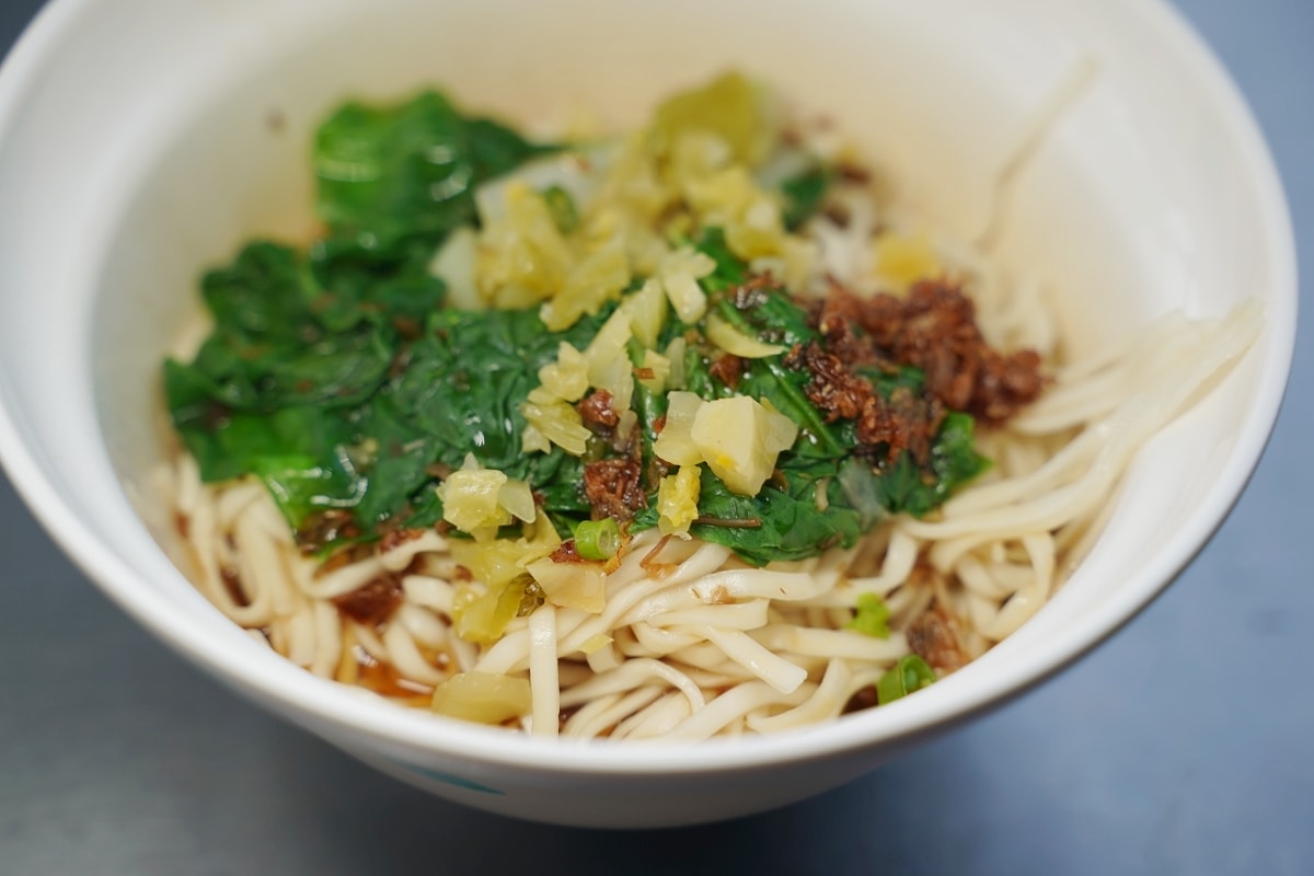 【中興新村早餐推薦】光明市場古早味麵攤 美味必點陽春乾麵/拌豆腐 陳爸陳媽麵攤