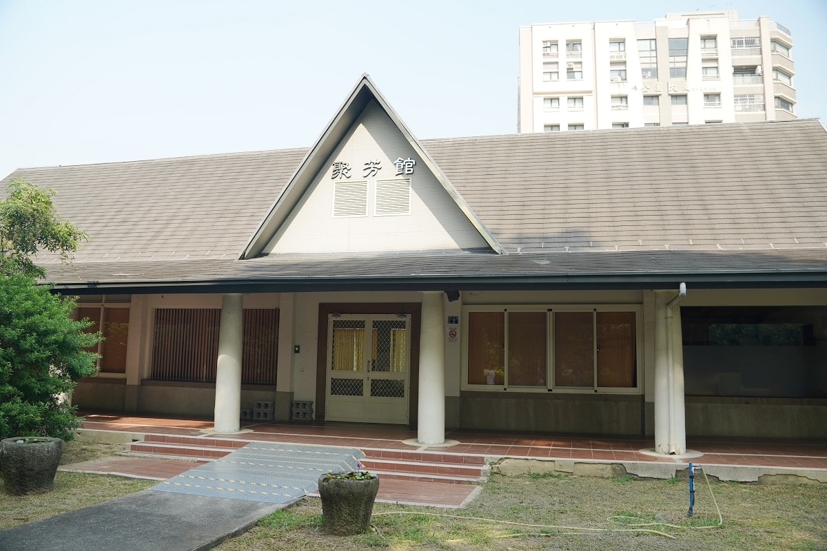 【南投市區一日散策路線推薦】百年歷史中山公園-武德殿南投縣文化園區-在地美食南投市場-木莫皮革手作DIY課程