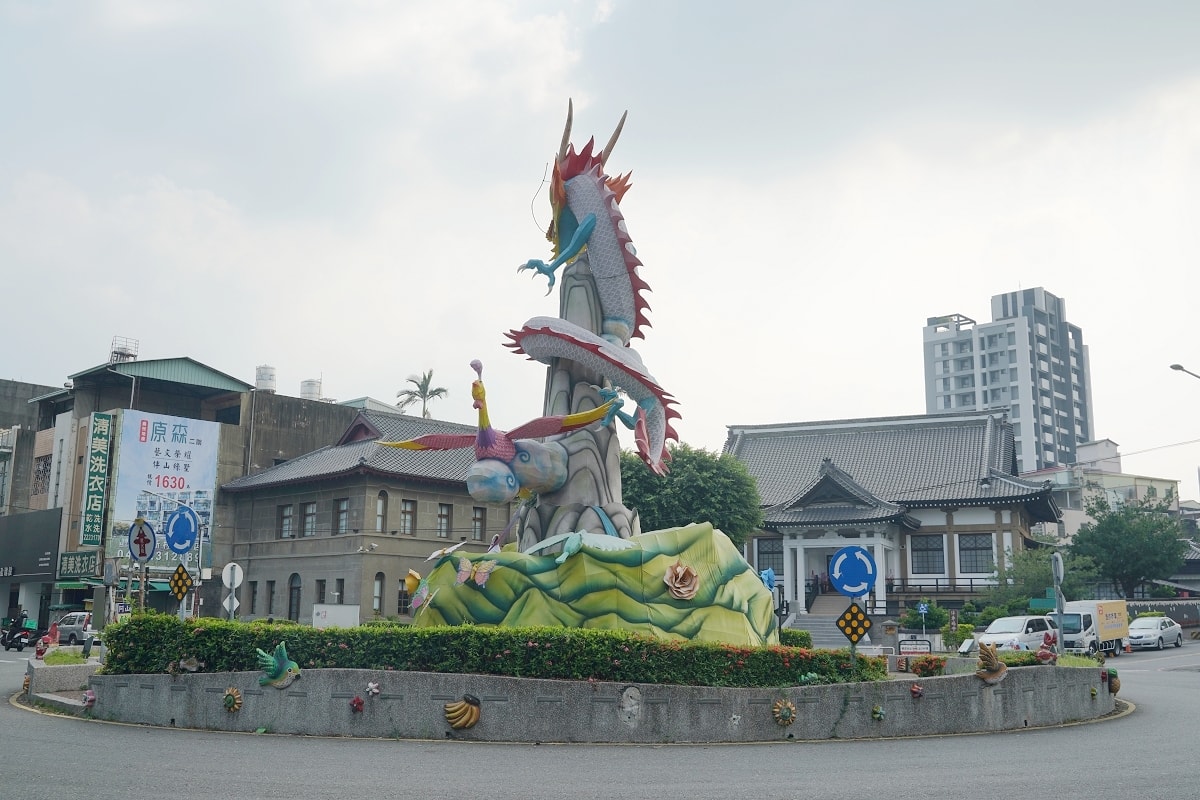 【南投市區一日散策路線推薦】百年歷史中山公園-武德殿南投縣文化園區-在地美食南投市場-木莫皮革手作DIY課程