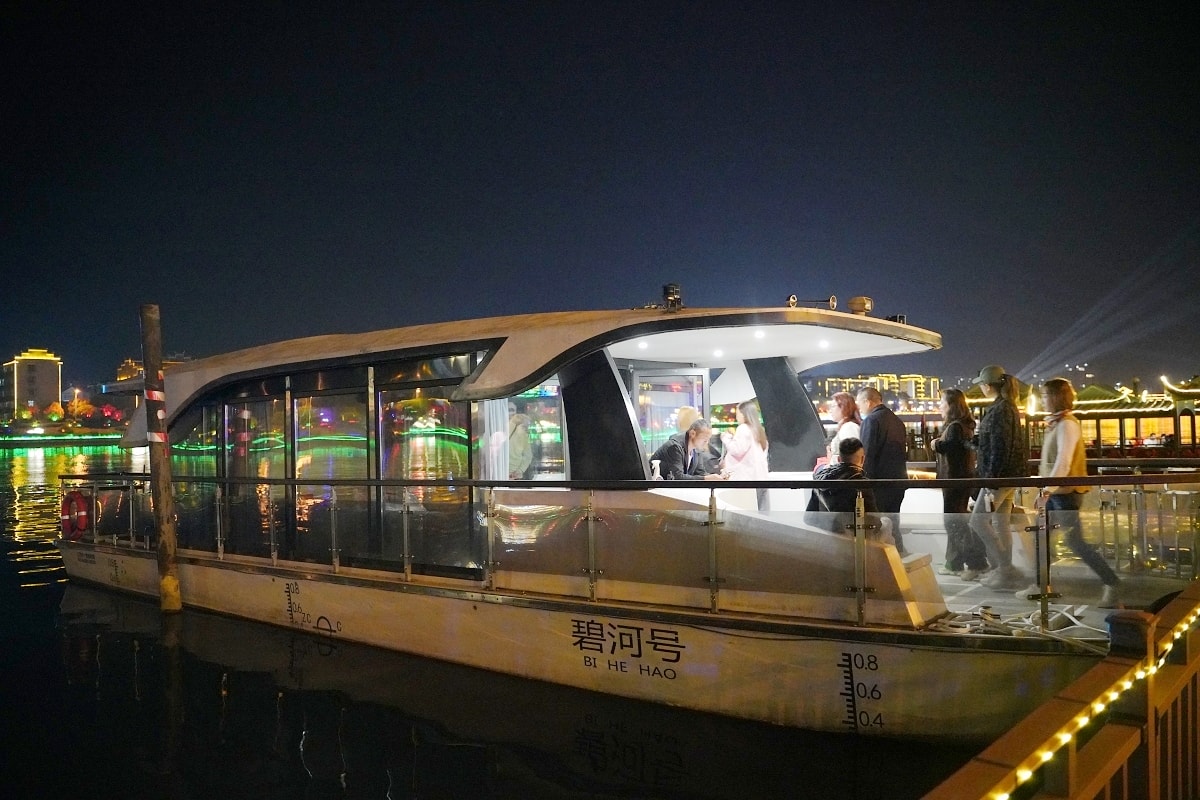 【芷江和平湖夜遊】芷江夜遊花船國家級水利風景區 芷有夜畫尋遇和之城 大型船遊水陸光影秀 - 第6張圖 【芷江和平湖夜遊】芷江夜遊花船國家級水利風景區 芷有夜畫尋遇和之城 大型船遊水陸光影秀