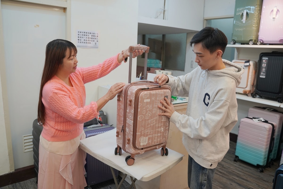 【中和行李箱推薦】一年保固十年保修 堅固耐用高質感行李箱專賣店 黑箱作業行李箱專賣中和店