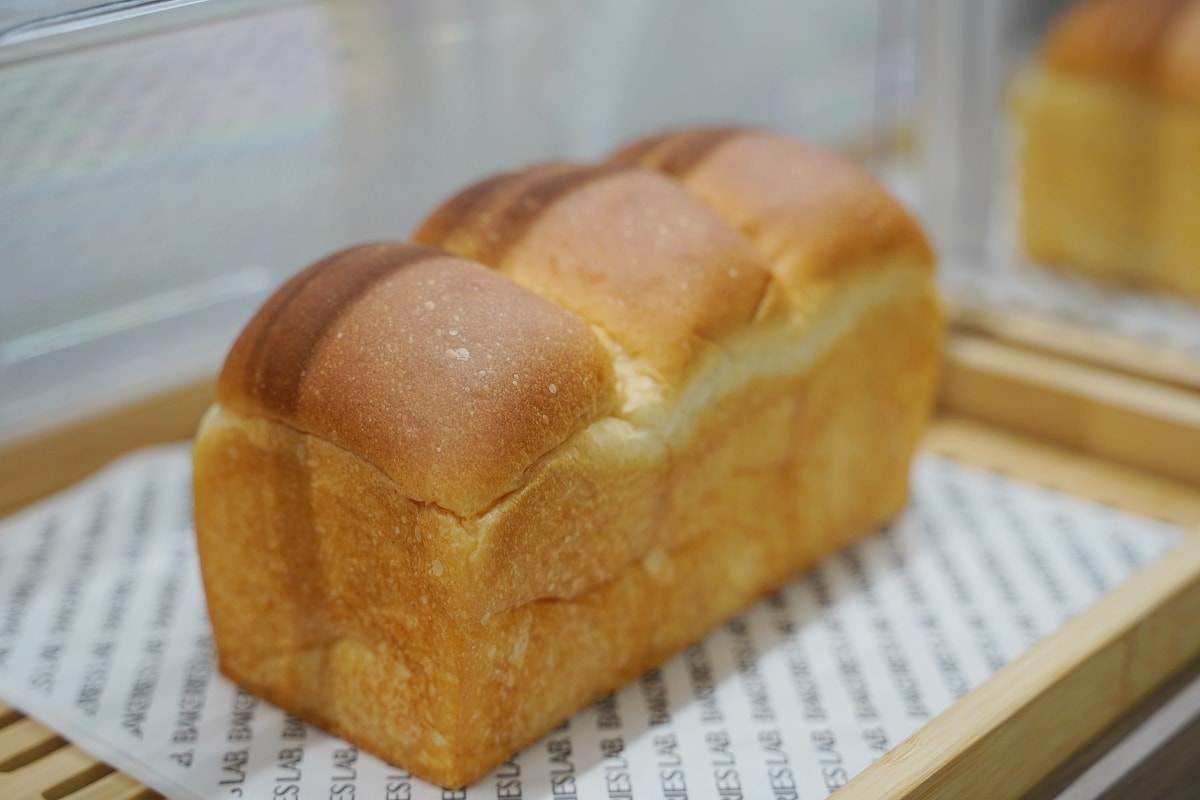 【中和麵包店推薦】日本超人氣菠蘿麵包海外分店插旗中和 日本直送冷凍麵團奶油的誘惑 釛 匠研所中和旗艦店 - 第7張圖 【中和麵包店推薦】日本超人氣菠蘿麵包海外分店插旗中和 日本直送冷凍麵團奶油的誘惑 釛 匠研所中和旗艦店