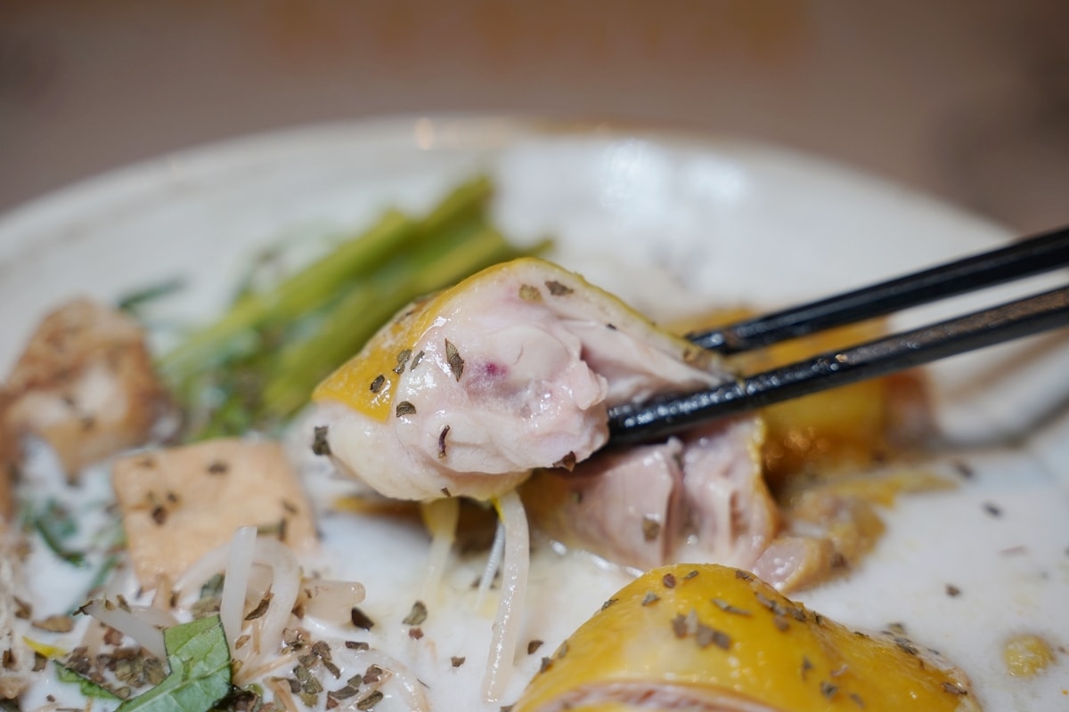 【瑞記海南雞飯西門店】馬來西亞美食巡禮 巴生瓦煲肉骨茶/芽菜熟成雞肉飯/白咖哩麵/黑醬油雞腿飯