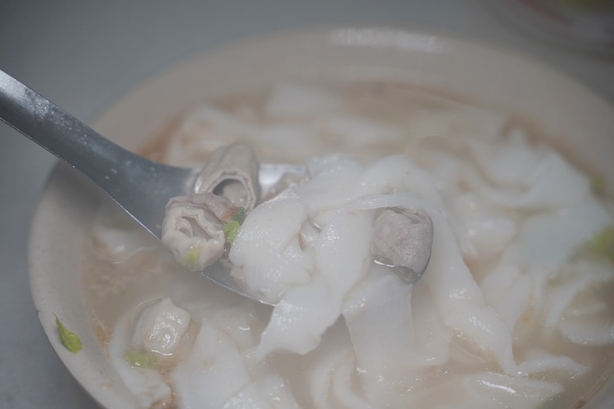 【基隆七堵小吃推薦】基隆版金龍拉麵 在地45年獨特風味粿仔湯 七堵臭粿仔湯 - 第5張圖 【基隆七堵小吃推薦】基隆版金龍拉麵 在地45年獨特風味粿仔湯 七堵臭粿仔湯