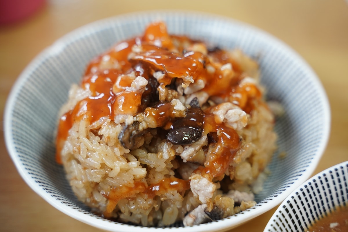 【基隆七堵平價小吃推薦】自製純手工古早味油飯 自治街美食好選擇 永紀碗粿肉圓