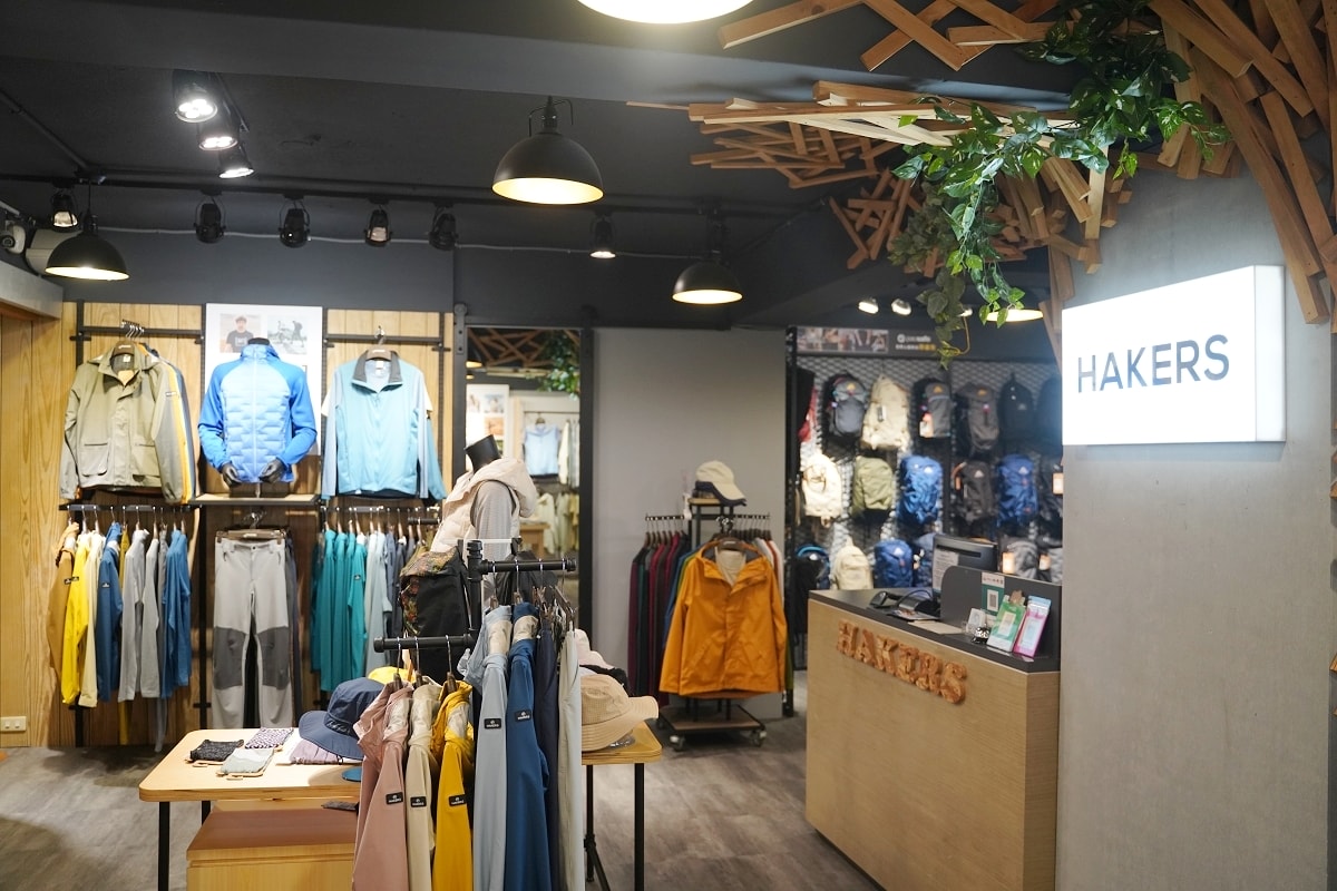【HAKERS 哈克士】台灣戶外機能服飾 機能性布料+流行時裝元素 現代服飾新美學