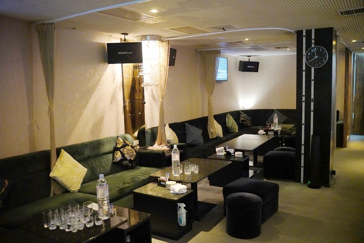 【First Place Lounge スナック】台北條通日式酒店推薦 高質感日式卡拉OK - 第3張圖 【First Place Lounge スナック】台北條通日式酒店推薦 高質感日式卡拉OK