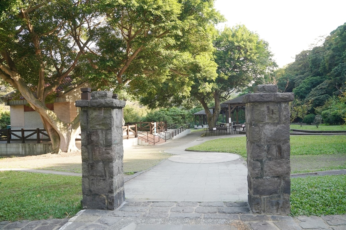 【北投免費景點推薦】北投溫泉源頭 豐富地質地形景觀黃色硫黃結晶 龍鳳谷公園 - 第3張圖 【北投免費景點推薦】北投溫泉源頭 豐富地質地形景觀黃色硫黃結晶 龍鳳谷公園