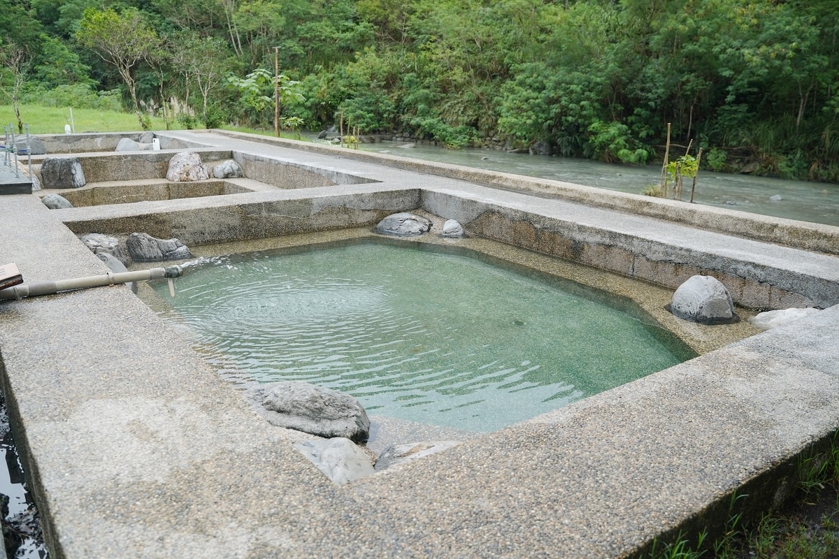 【花蓮玉里免費泡湯推薦】花蓮玉里安通溪無料露天溫泉池 熱氣騰騰野溪溫泉 安通露天野溪溫泉