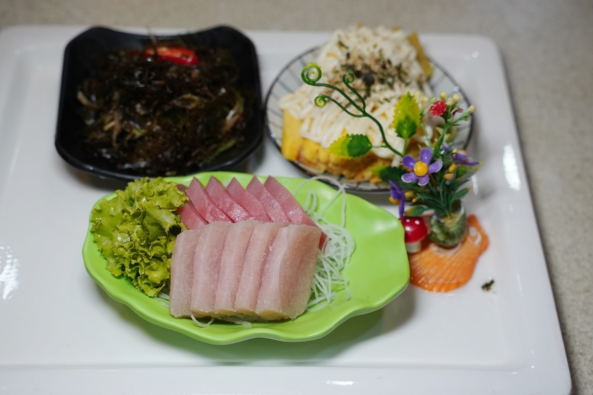【花蓮市區桌菜料理推薦】創立於1970年花蓮菜優選餐廳 招牌土雞/鮮蚵煎蛋美味必點 竹陽海鮮餐廳