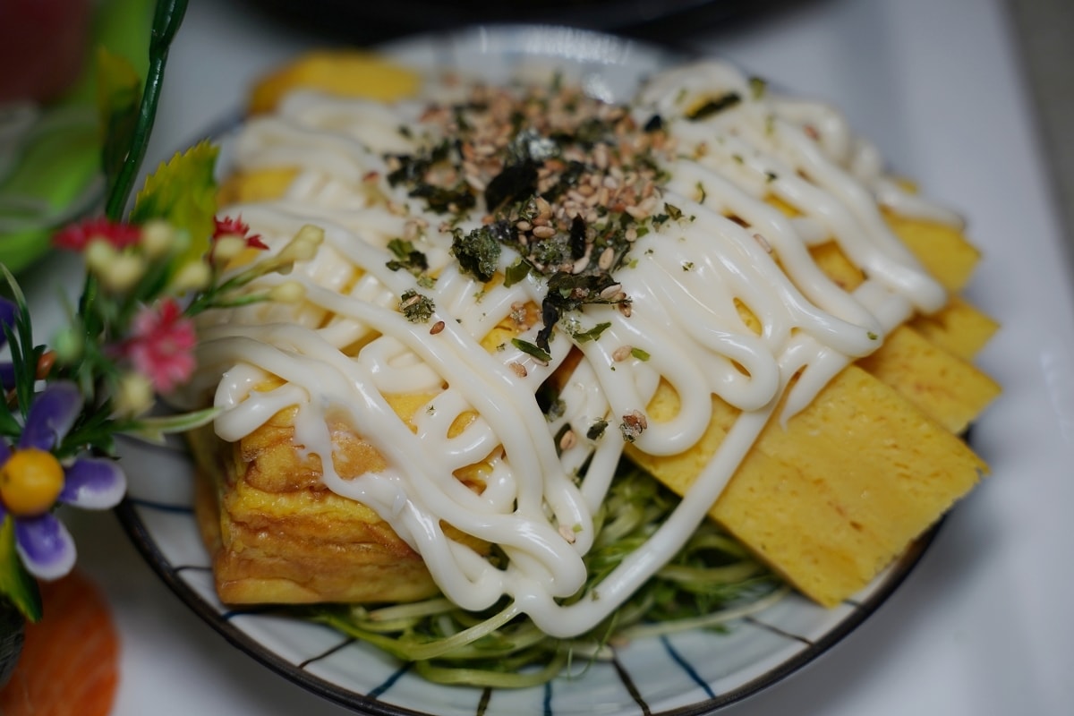【花蓮市區桌菜料理推薦】創立於1970年花蓮菜優選餐廳 招牌土雞/鮮蚵煎蛋美味必點 竹陽海鮮餐廳