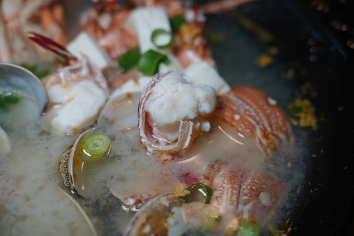 【台南火車站宵夜推薦】台南超人氣網美必訪美食餐廳 爆蛋紅蟳浮誇豬油拌飯美味必點 府城騷烤家 - 第19張圖 【台南火車站宵夜推薦】台南超人氣網美必訪美食餐廳 爆蛋紅蟳浮誇豬油拌飯美味必點 府城騷烤家