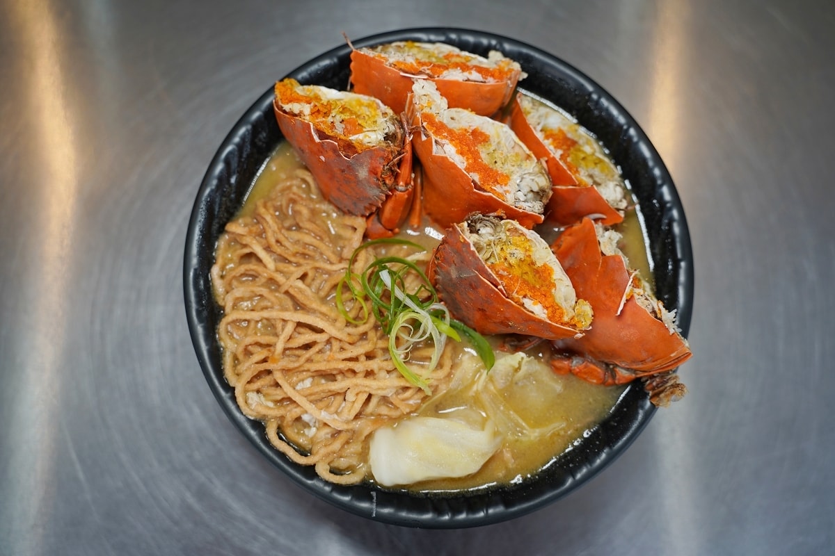 【台南巨無霸美食推薦】浮誇系鍋燒專賣店 必點蝦爆了蒜辣麵/爆蛋紅蟳鍋燒意麵 金三益健康茶飲