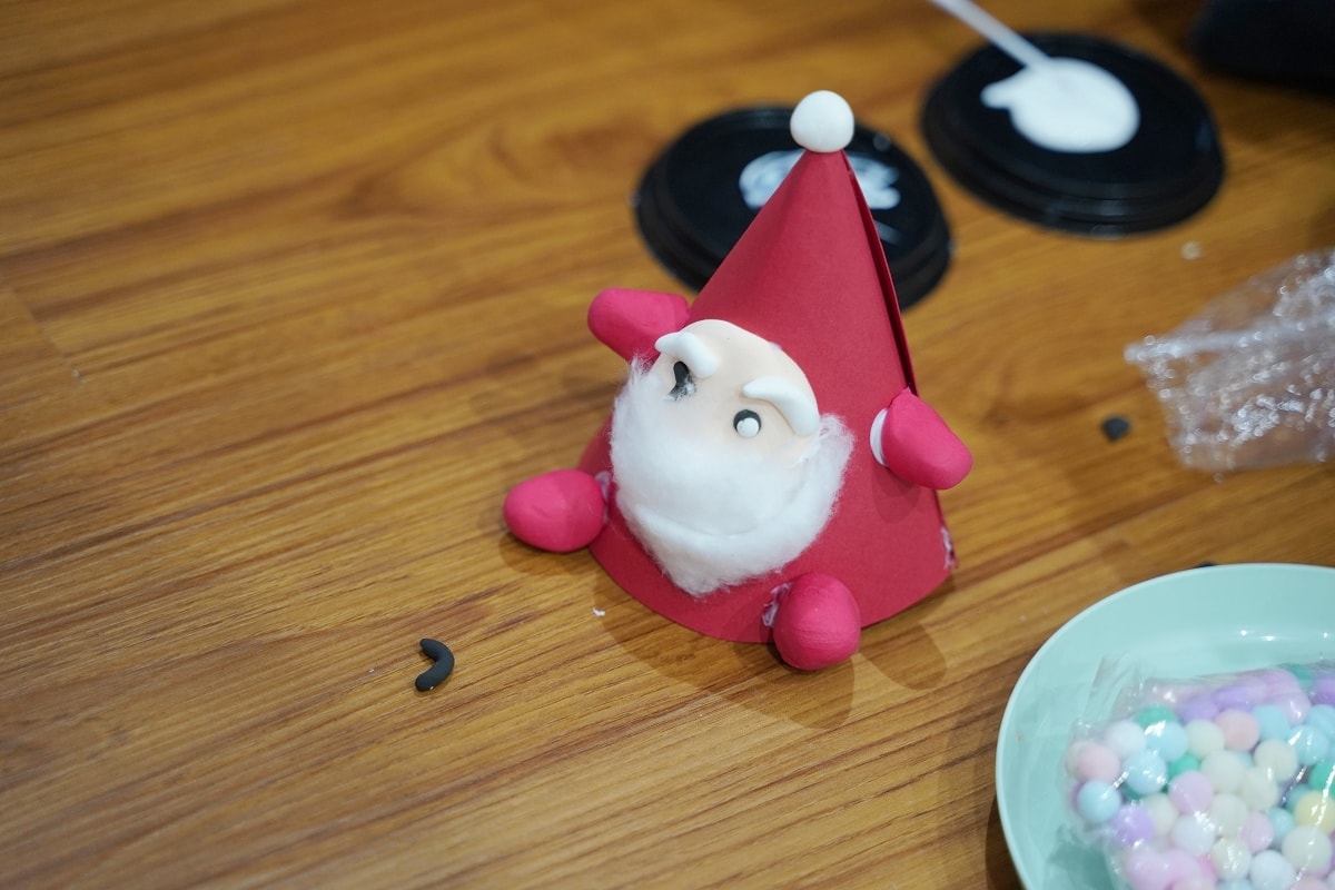 【恒忻親子共享空間】新竹兒童教室 五感體驗/動物體驗/科學實作 聖誕老公公的耶誕螢光大餐 - 第13張圖 【恒忻親子共享空間】新竹兒童教室 五感體驗/動物體驗/科學實作 聖誕老公公的耶誕螢光大餐
