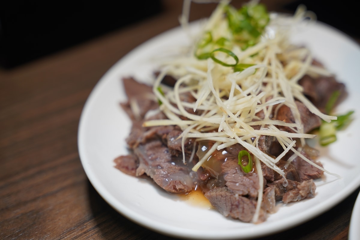 【宣牛溫體牛肉火鍋光復店二訪】台北必吃蔬果牛骨火鍋湯頭 新鮮直送溫體牛肉手工現切牛肉 - 第9張圖 【宣牛溫體牛肉火鍋光復店二訪】台北必吃蔬果牛骨火鍋湯頭 新鮮直送溫體牛肉手工現切牛肉