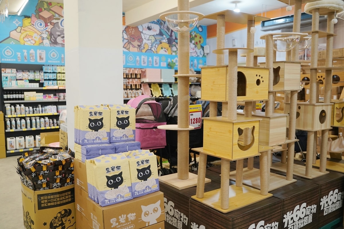 【光66寵物百貨批發倉庫】全台最大500坪寵物飼料零食用品批發倉庫 價格超殺買一送一超好買