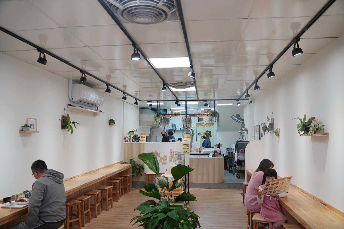 【龍潭咖哩飯推薦】日式唐揚炸物/香料熟成咖哩 內用主餐米飯咖哩醬免費續 咖哩龍揚げカレー - 第2張圖 【龍潭咖哩飯推薦】日式唐揚炸物/香料熟成咖哩 內用主餐米飯咖哩醬免費續 咖哩龍揚げカレー