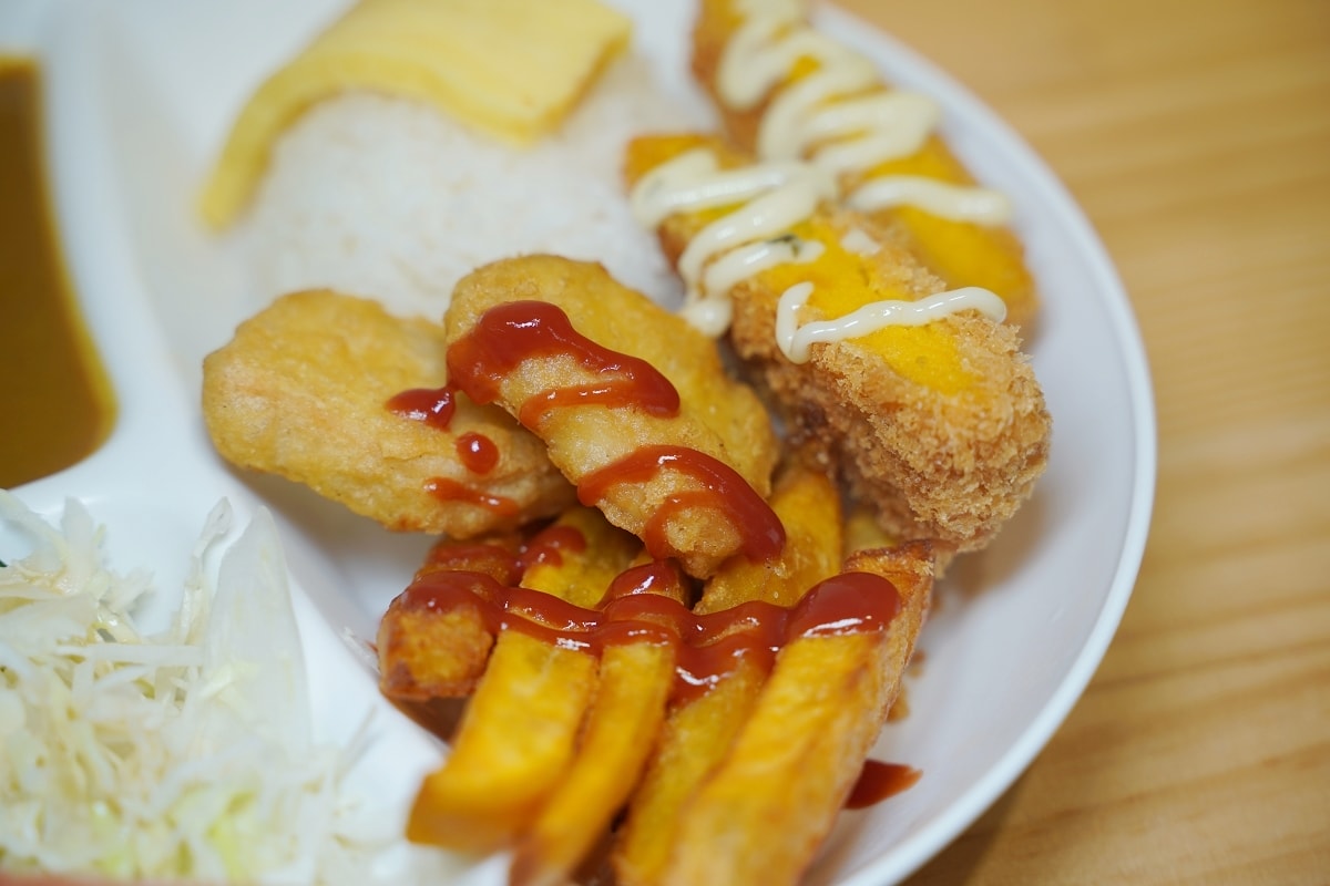【龍潭咖哩飯推薦】日式唐揚炸物/香料熟成咖哩 內用主餐米飯咖哩醬免費續 咖哩龍揚げカレー - 第13張圖 【龍潭咖哩飯推薦】日式唐揚炸物/香料熟成咖哩 內用主餐米飯咖哩醬免費續 咖哩龍揚げカレー