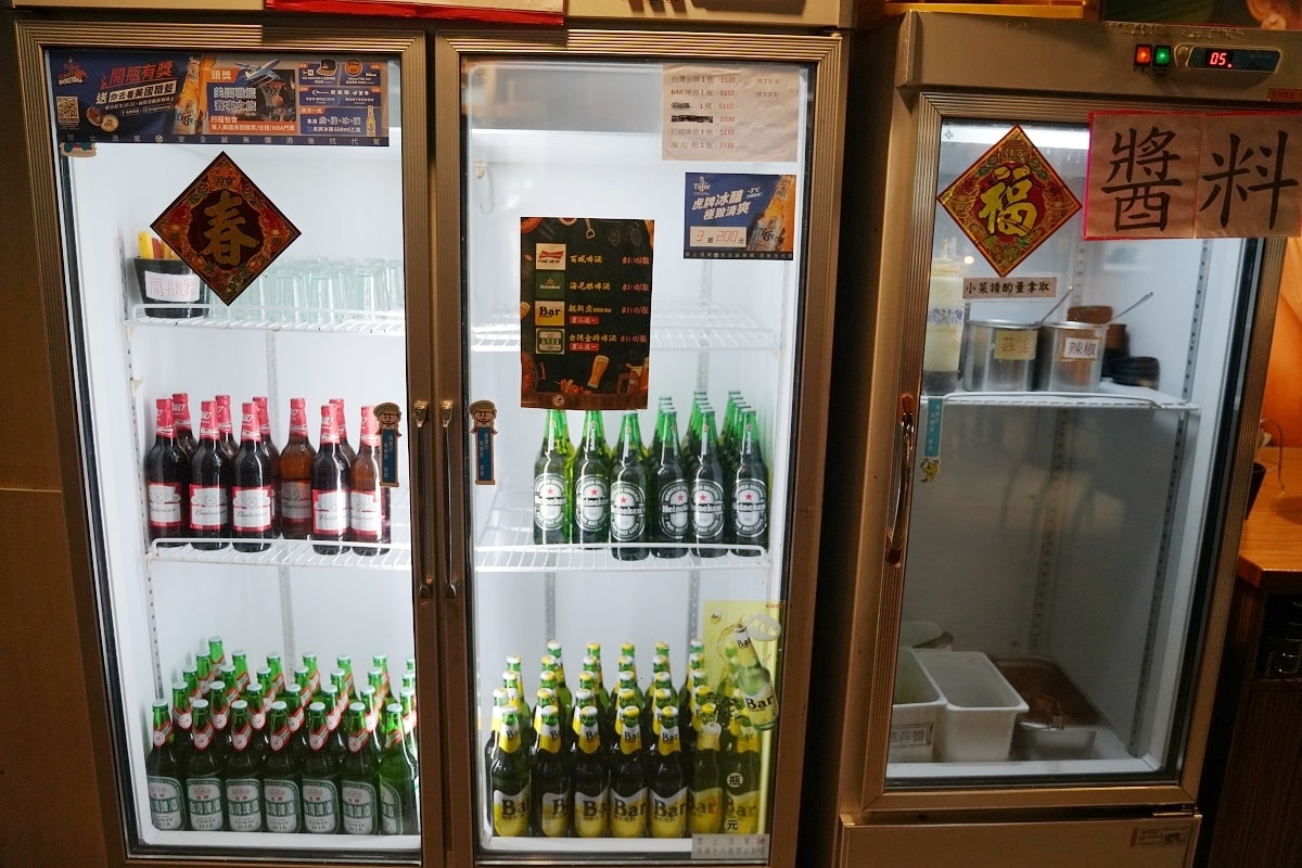 【基隆燒肉吃到飽推薦】基隆皇冠商業大樓景觀餐廳好選擇 專人剝蝦真炭火燒肉 胖肚肚燒肉基隆店