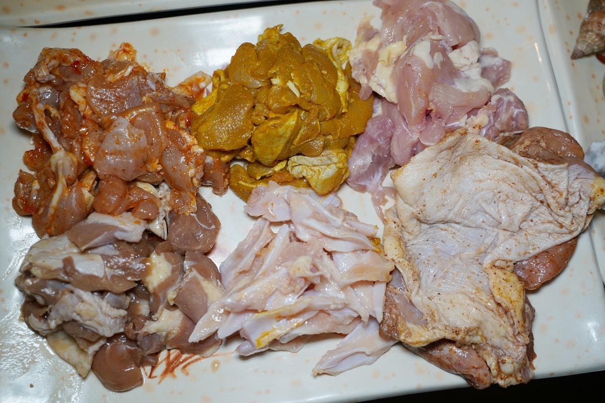 【基隆燒肉吃到飽推薦】基隆皇冠商業大樓景觀餐廳好選擇 專人剝蝦真炭火燒肉 胖肚肚燒肉基隆店