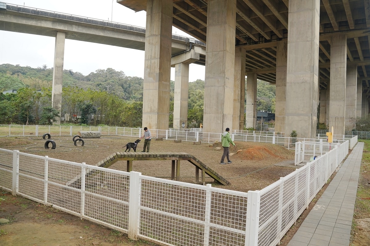 【平鎮兒童公園推薦】平鎮66橋下最新親子公園 高難度挑戰遊戲場19道關卡 平鎮運動公園 - 第8張圖 【平鎮兒童公園推薦】平鎮66橋下最新親子公園 高難度挑戰遊戲場19道關卡 平鎮運動公園