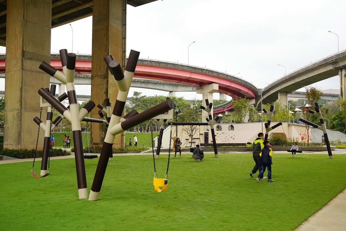 【平鎮兒童公園推薦】平鎮66橋下最新親子公園 高難度挑戰遊戲場19道關卡 平鎮運動公園 - 第9張圖 【平鎮兒童公園推薦】平鎮66橋下最新親子公園 高難度挑戰遊戲場19道關卡 平鎮運動公園