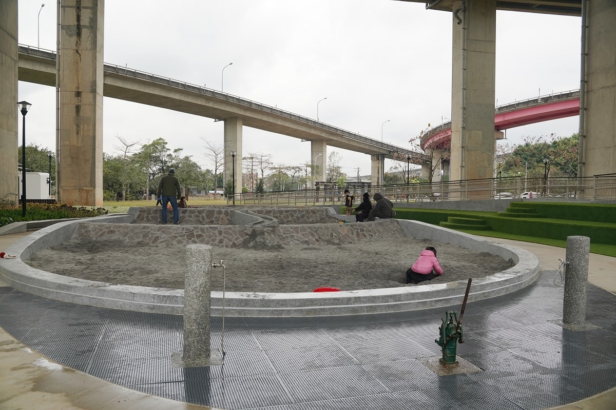 【平鎮兒童公園推薦】平鎮66橋下最新親子公園 高難度挑戰遊戲場19道關卡 平鎮運動公園 - 第10張圖 【平鎮兒童公園推薦】平鎮66橋下最新親子公園 高難度挑戰遊戲場19道關卡 平鎮運動公園