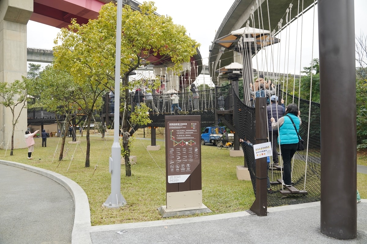 【平鎮兒童公園推薦】平鎮66橋下最新親子公園 高難度挑戰遊戲場19道關卡 平鎮運動公園 - 第19張圖 【平鎮兒童公園推薦】平鎮66橋下最新親子公園 高難度挑戰遊戲場19道關卡 平鎮運動公園