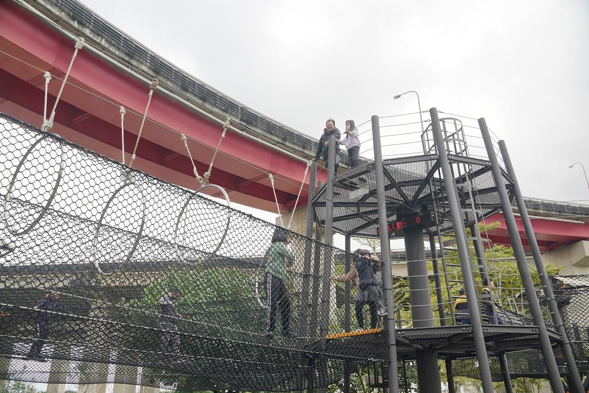 【平鎮兒童公園推薦】平鎮66橋下最新親子公園 高難度挑戰遊戲場19道關卡 平鎮運動公園 - 第25張圖 【平鎮兒童公園推薦】平鎮66橋下最新親子公園 高難度挑戰遊戲場19道關卡 平鎮運動公園