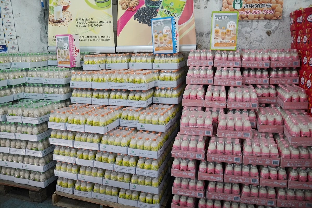 【牛奶坊】中部最大牛奶批發商 保久乳/豆米漿/飲料果汁通通批發價 牛奶界好市多整箱扛最划算 - 第11張圖 【牛奶坊】中部最大牛奶批發商 保久乳/豆米漿/飲料果汁通通批發價 牛奶界好市多整箱扛最划算
