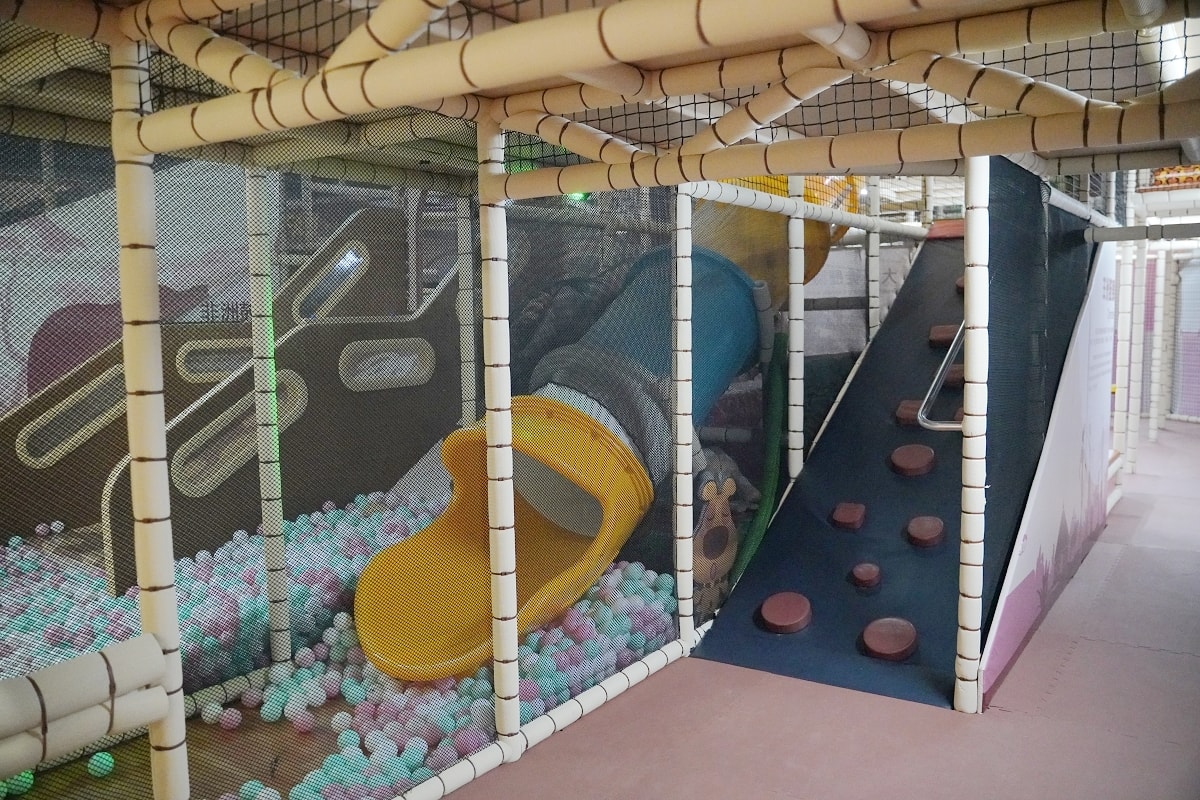 【桃園室內兒童樂園推薦】桃園最狂500坪SAFARI非洲探索運動樂園 卡通尼樂園台茂店 - 第14張圖 【桃園室內兒童樂園推薦】桃園最狂500坪SAFARI非洲探索運動樂園 卡通尼樂園台茂店