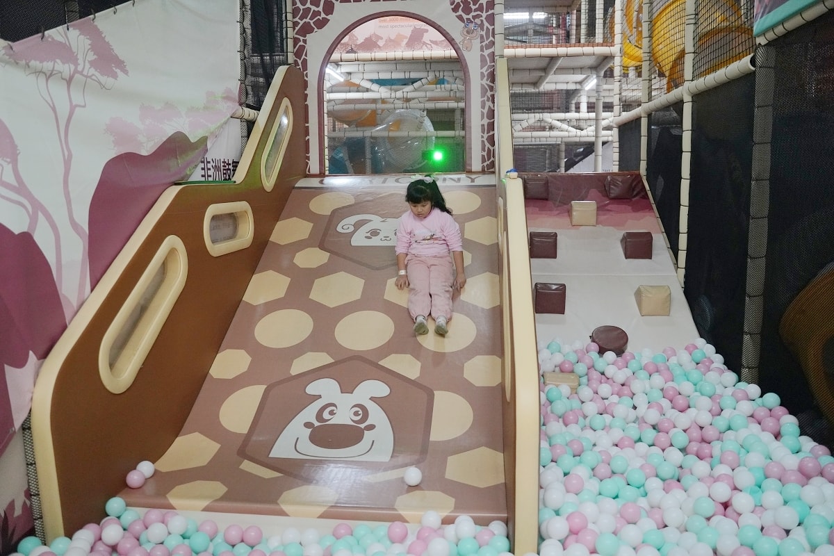 【桃園室內兒童樂園推薦】桃園最狂500坪SAFARI非洲探索運動樂園 卡通尼樂園台茂店 - 第18張圖 【桃園室內兒童樂園推薦】桃園最狂500坪SAFARI非洲探索運動樂園 卡通尼樂園台茂店