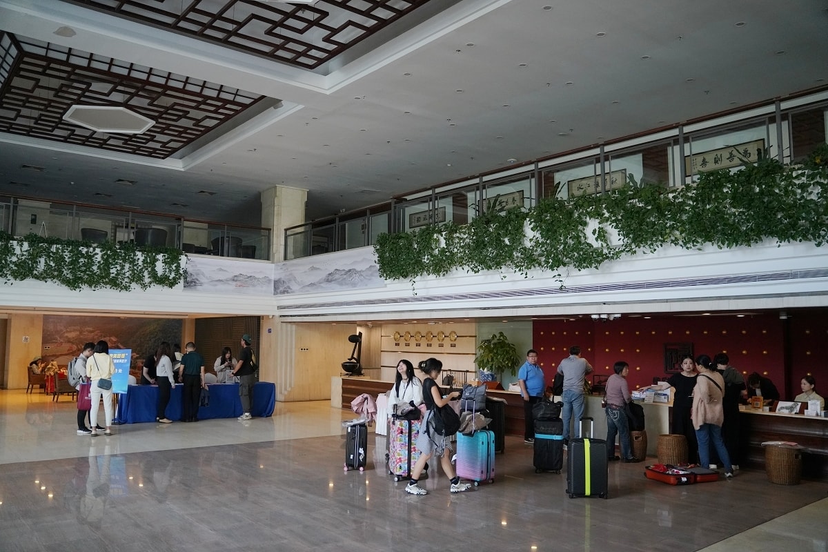 【珠海京華苑大酒店】北師大珠海分校國際交流中心3星級住宿旅店 豪華雙人房台幣不用1500元