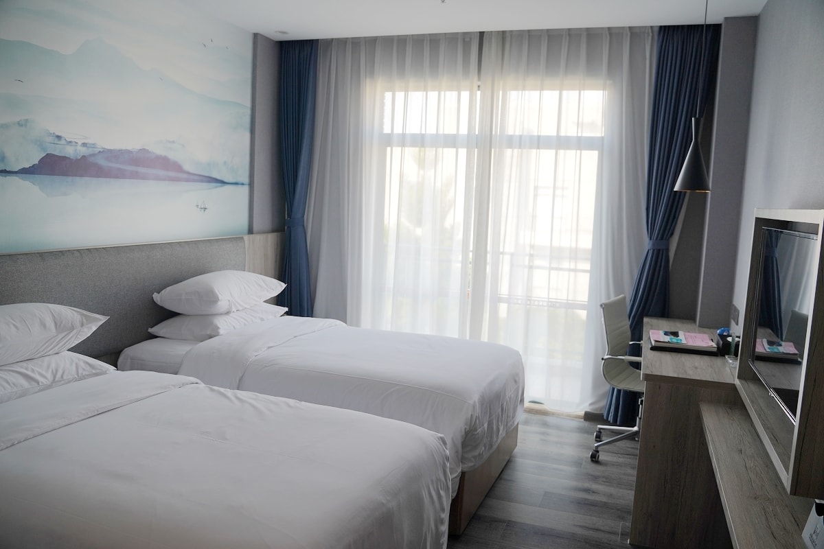 【珠海京華苑大酒店】北師大珠海分校國際交流中心3星級住宿旅店 豪華雙人房台幣不用1500元