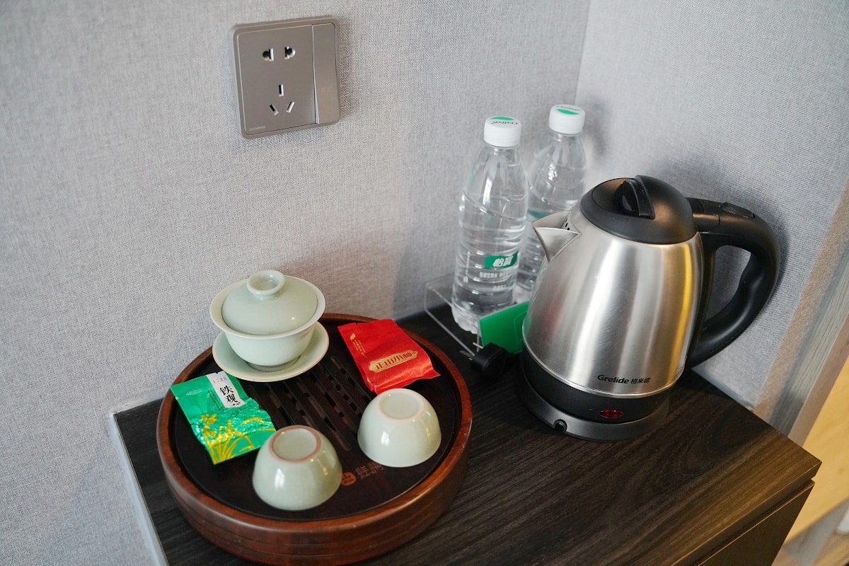 【珠海京華苑大酒店】北師大珠海分校國際交流中心3星級住宿旅店 豪華雙人房台幣不用1500元