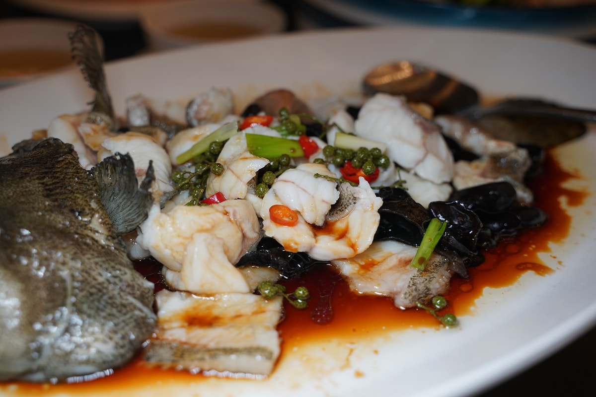 【唐宴海鮮酒家】廣東珠海桌菜料理推薦 美味必點石斛花旗參燉鴨湯/錦繡燒味拼盤/鮮花椒老虎斑