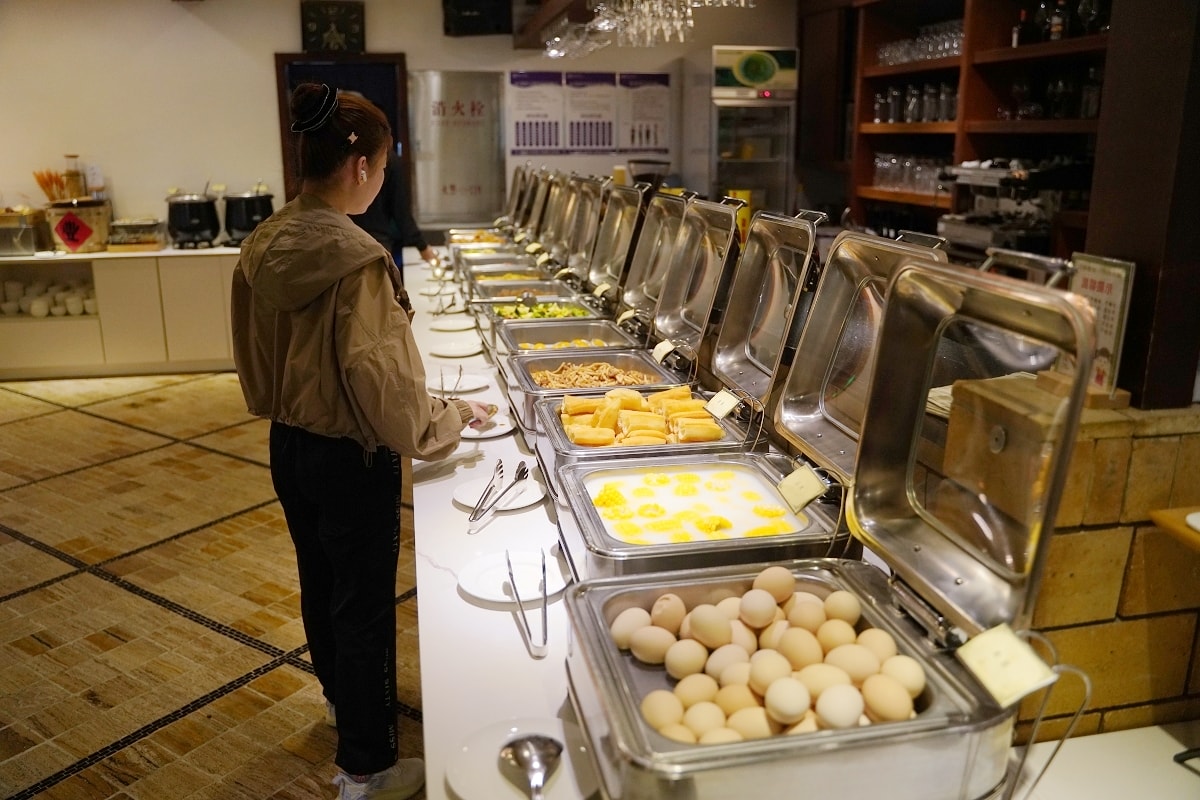 【珠海京華苑大酒店】北師大珠海分校國際交流中心3星級住宿旅店 豪華雙人房台幣不用1500元