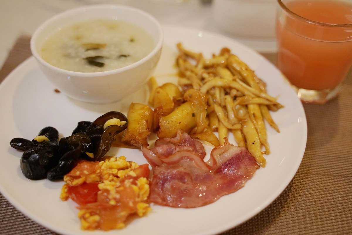 【珠海京華苑大酒店】北師大珠海分校國際交流中心3星級住宿旅店 豪華雙人房台幣不用1500元