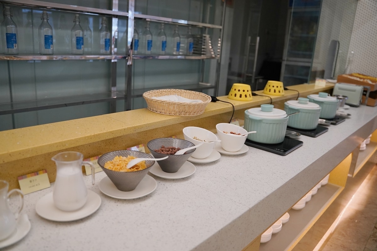 【中山東方海悅酒店】中國廣東中山五星級飯店 鄰近孫文西路步行街 特色素食早餐自助吧吃到飽