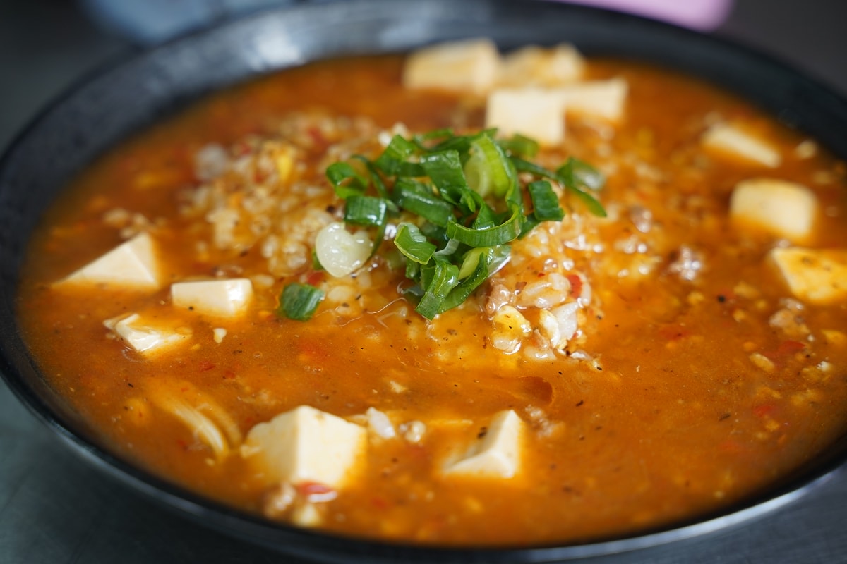 【基隆暖暖小吃推薦】炒麵炒飯燴飯家庭小炒 美味蝦仁炒飯/麻婆豆腐燴飯 廖媽媽麵飯館暖暖店