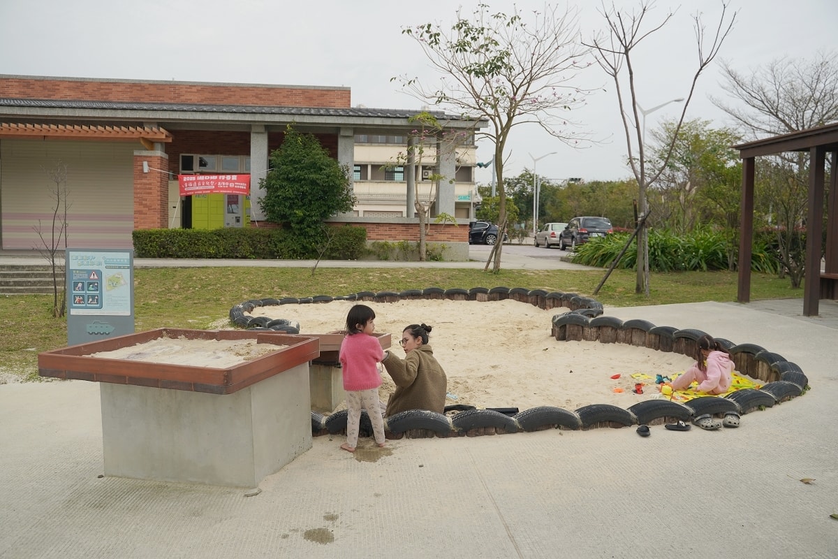 【新竹湖口免費兒童遊戲公園推薦】全台首座軍事特色裝甲戰車造型遊戲場遊具 湖口公五特色公園